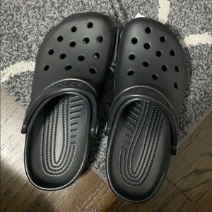 Crocs classic Black size 5m/7w NWT!